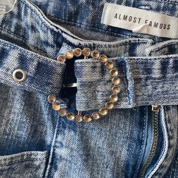 Almost Famous Stone Washed Jeans W/ Belt - Picture 3 of 3